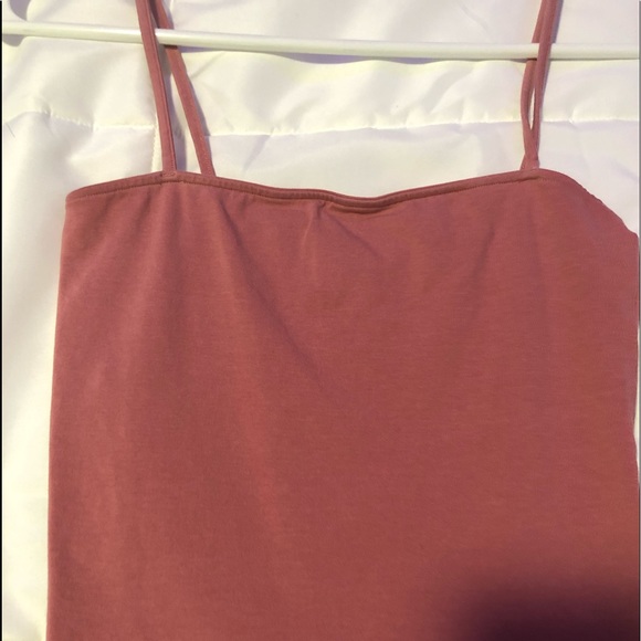 🌺Pink Crop Top - Picture 2 of 3